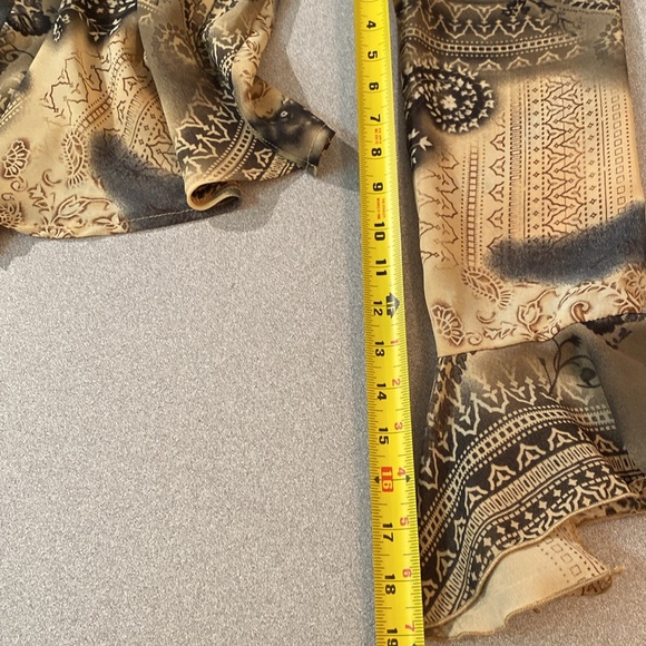 Ricki’s - Ladies blouse with a ruffles lace up neckline. Size. M - Picture 8 of 9